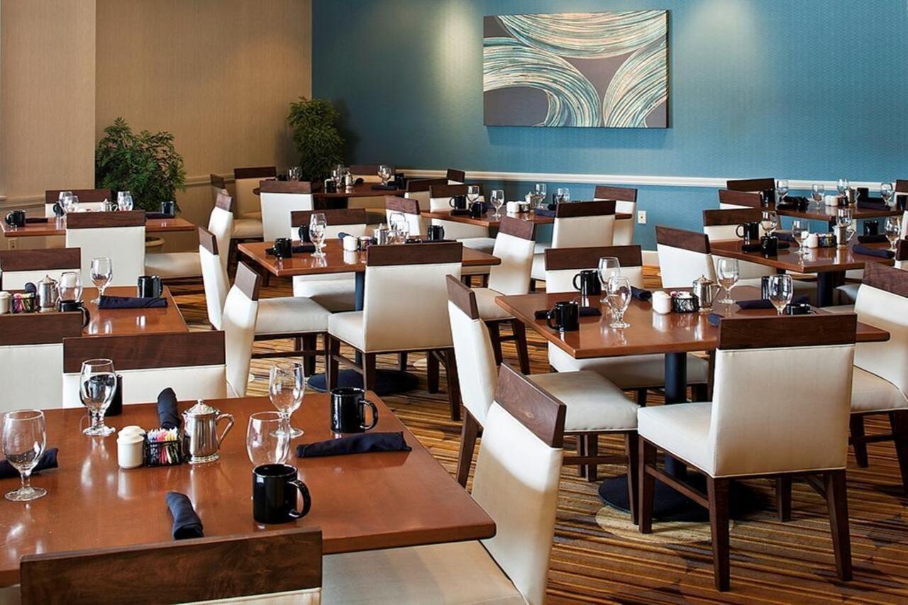 Hilton Scranton & Conference Center Hotel Екстериор снимка