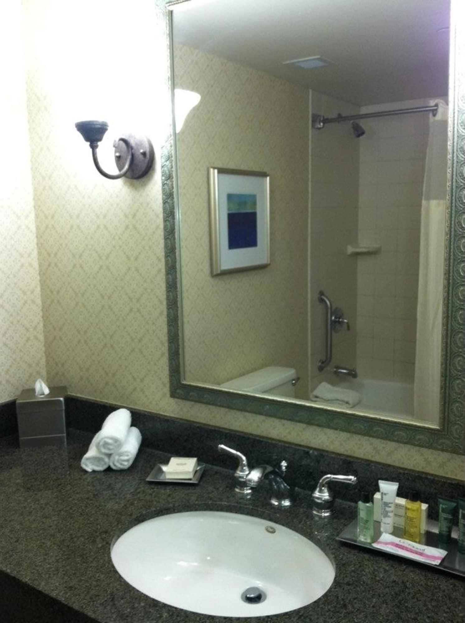 Hilton Scranton & Conference Center Hotel Екстериор снимка