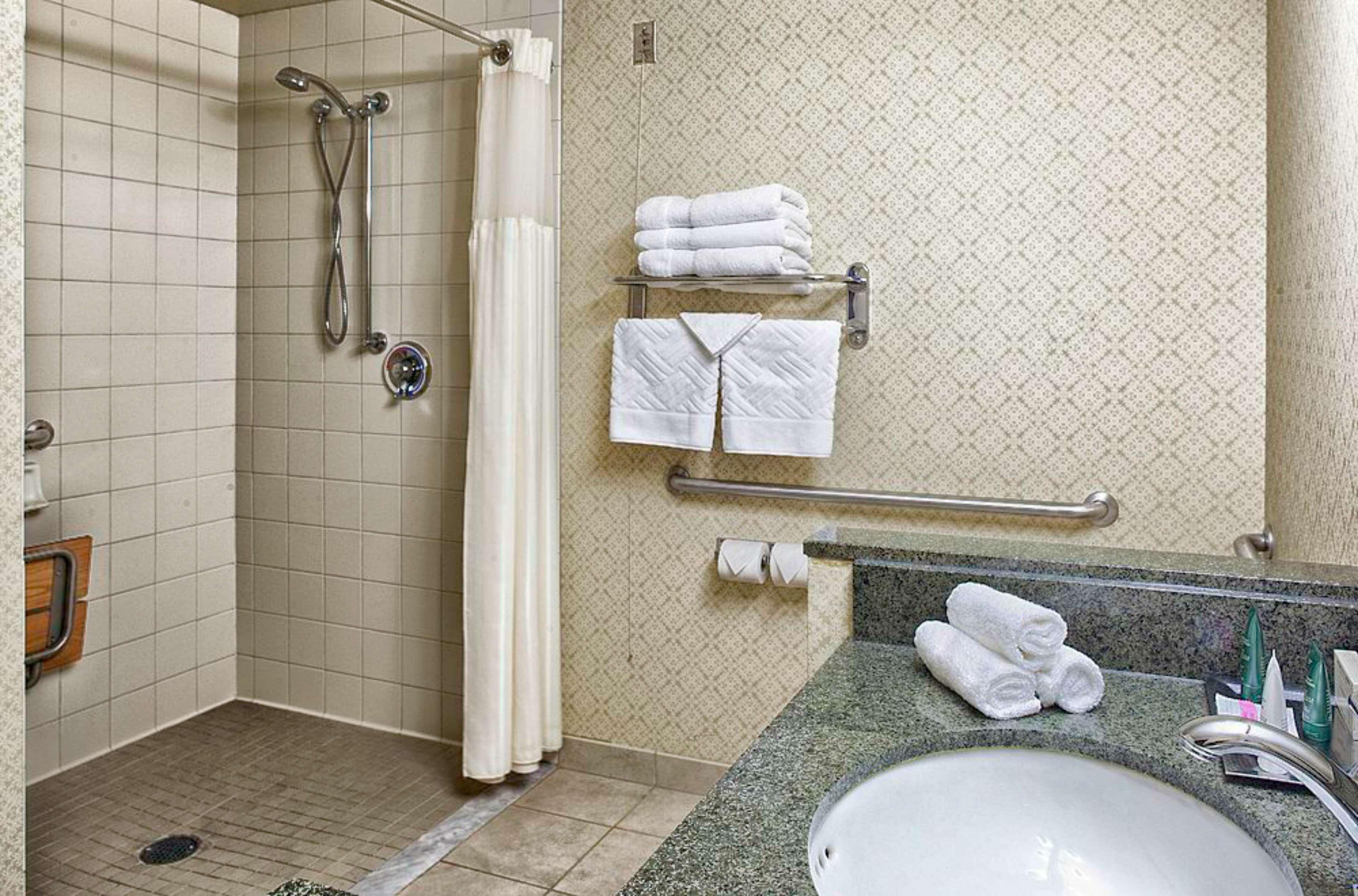 Hilton Scranton & Conference Center Hotel Екстериор снимка