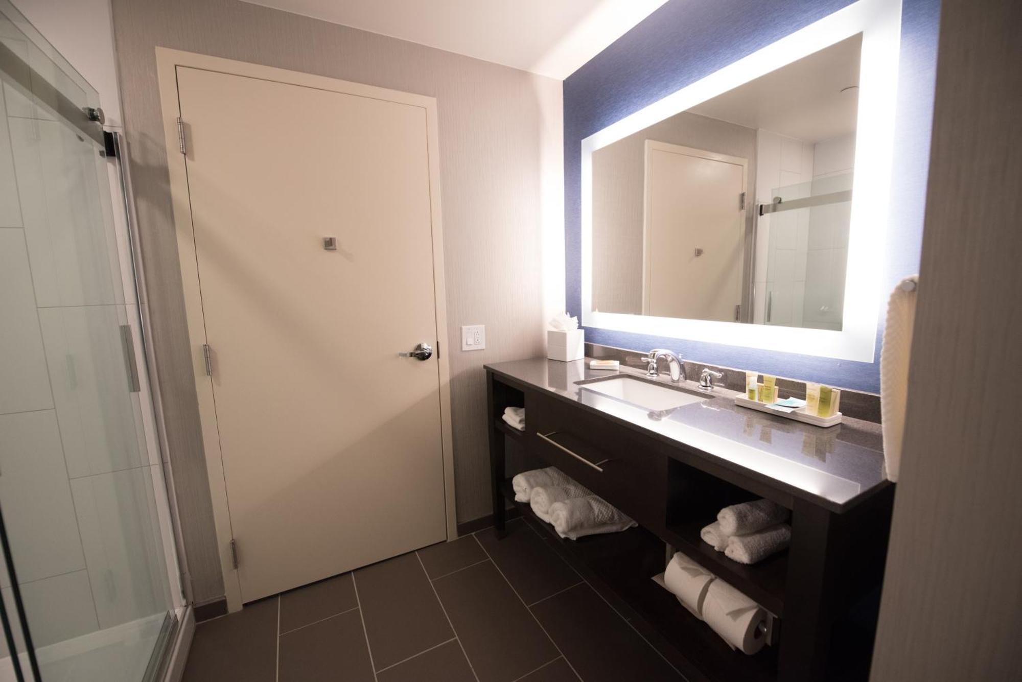 Hilton Scranton & Conference Center Hotel Екстериор снимка